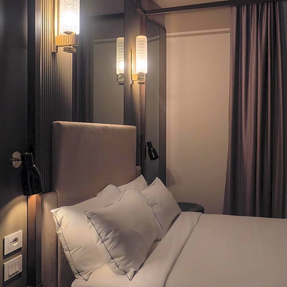 The Glam Boutique Hotel & Apt