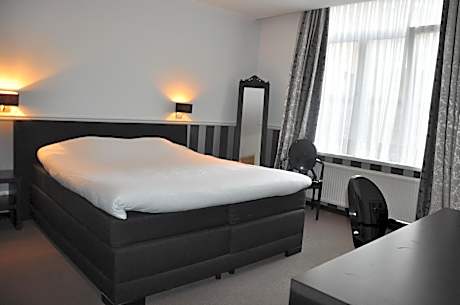 Small Comfort Room