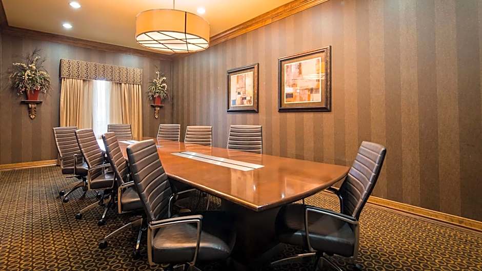 Best Western Plus Christopher Inn & Suites