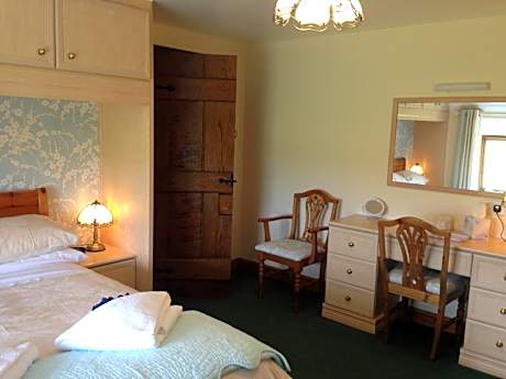 Three-Bedroom Cottage