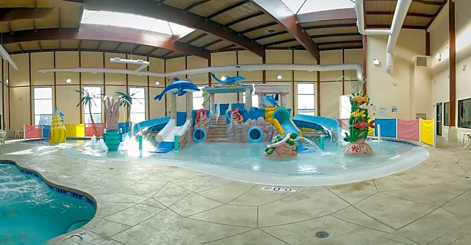 Grand Marquis Waterpark Hotel & Suites