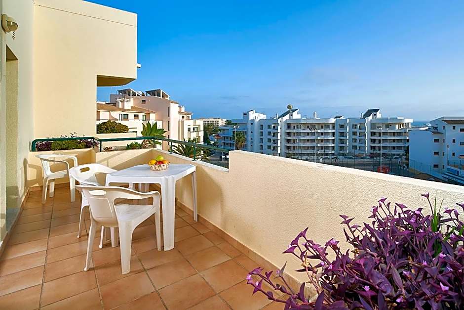 Oceanus Aparthotel