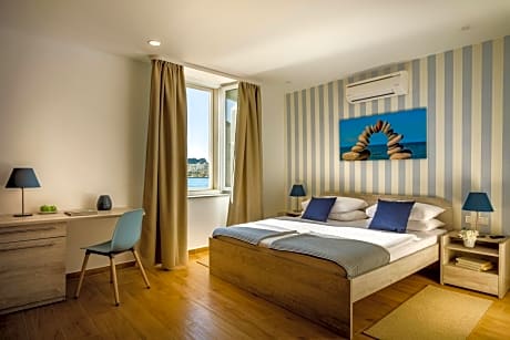 Room for 2 Seaview - Old town suites & rooms