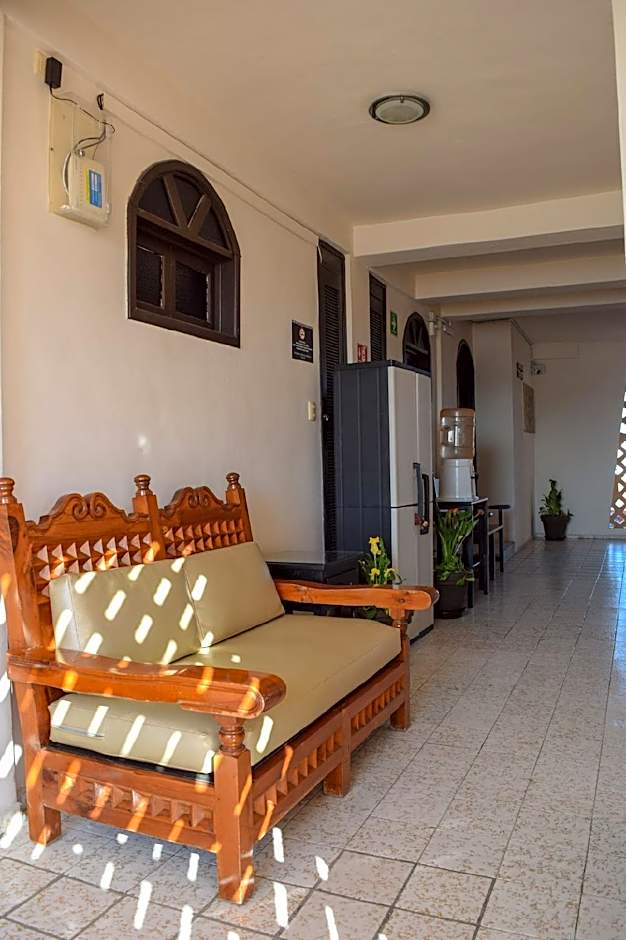 Hotel Bucaneros
