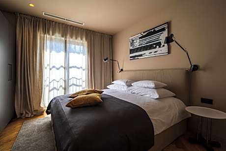 Deluxe Suite with Sea View