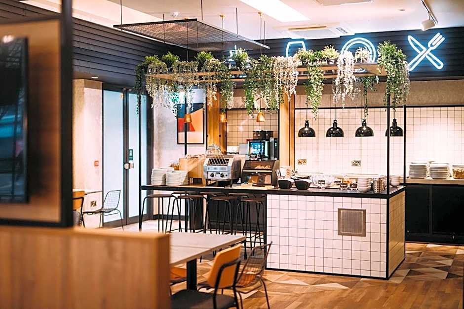 Ibis Belfast City Centre