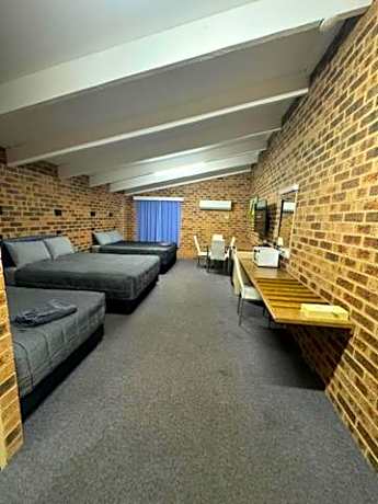 Clock Tower Motor Inn