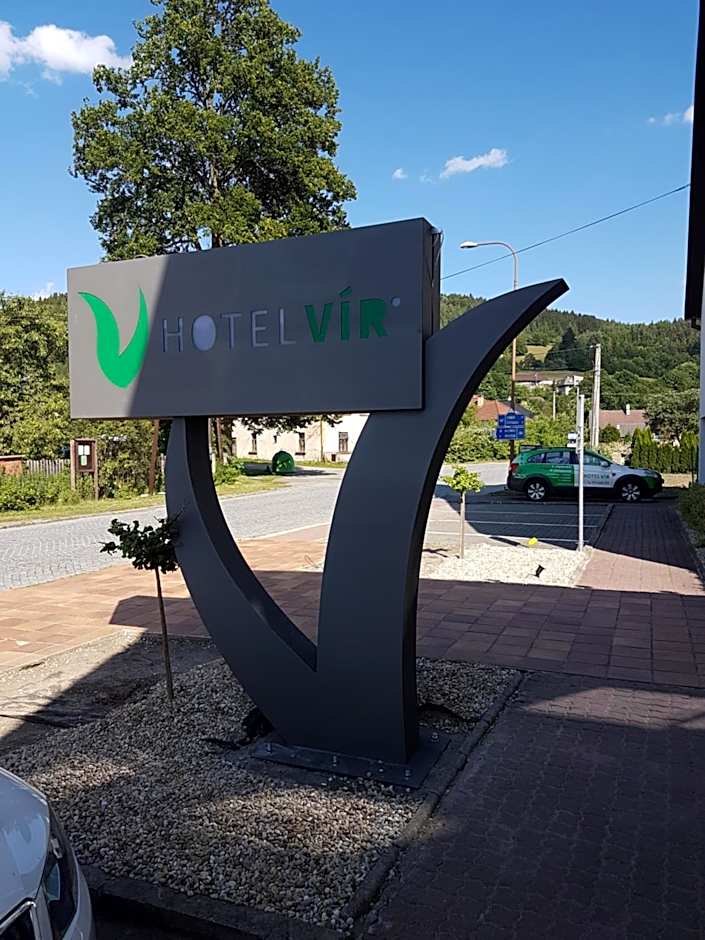 Hotel Vír
