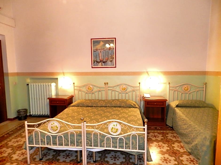 Hotel Desiree