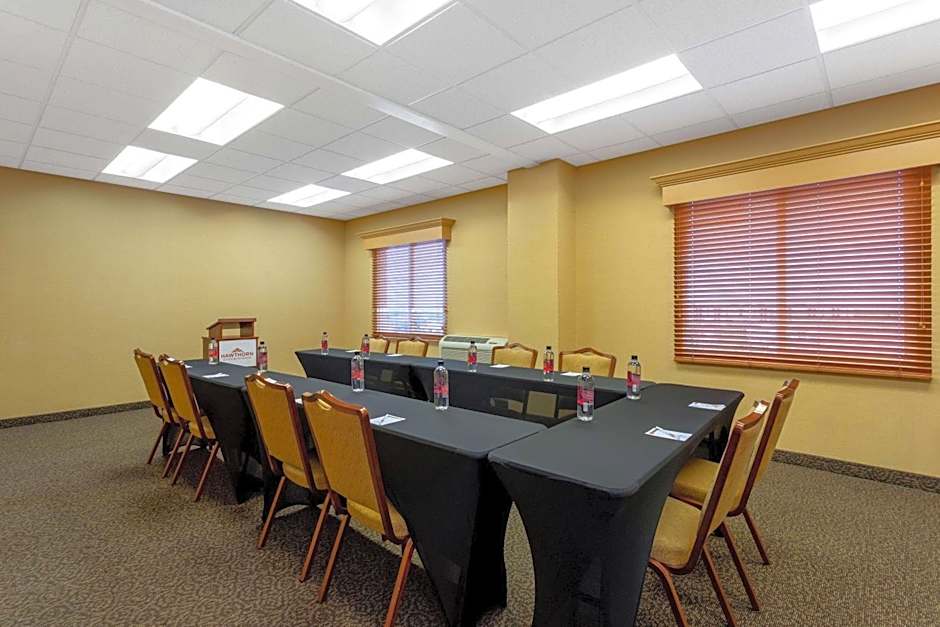 Hawthorn Extended Stay by Wyndham West Palm Beach