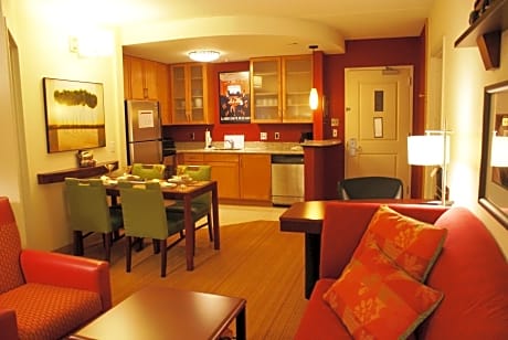 Suite, 2 Bedrooms (2 Double Beds)