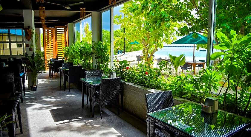 Rashu Hiyaa Hotel Dhiffushi