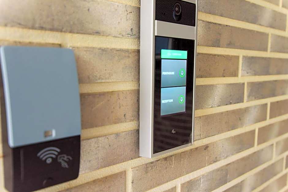 Hotel TwentyFour Living