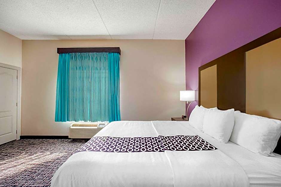La Quinta Inn & Suites by Wyndham Mission At West Mcallen