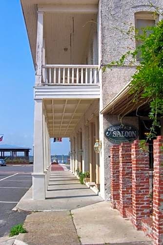Riverview Hotel