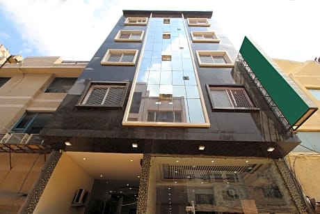 OYO 9146 Hotel Grand Sweet