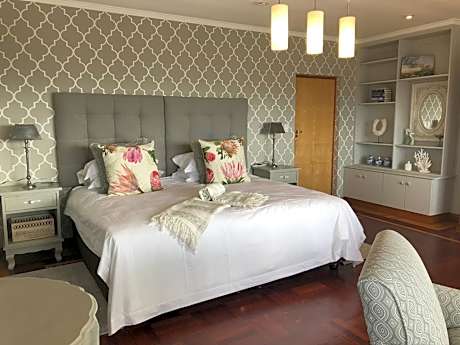 Suite with Lake View