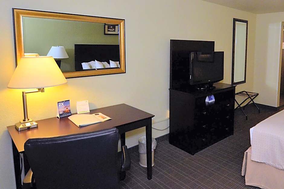 Holiday Inn Edison at Midtown By IHG