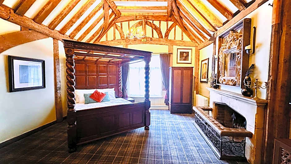 The Ostrich Inn Colnbrook London Heathrow