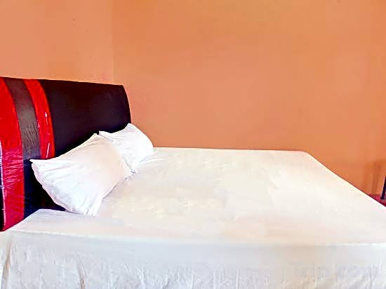 OYO Life 92847 Penginapan Muslim Walker