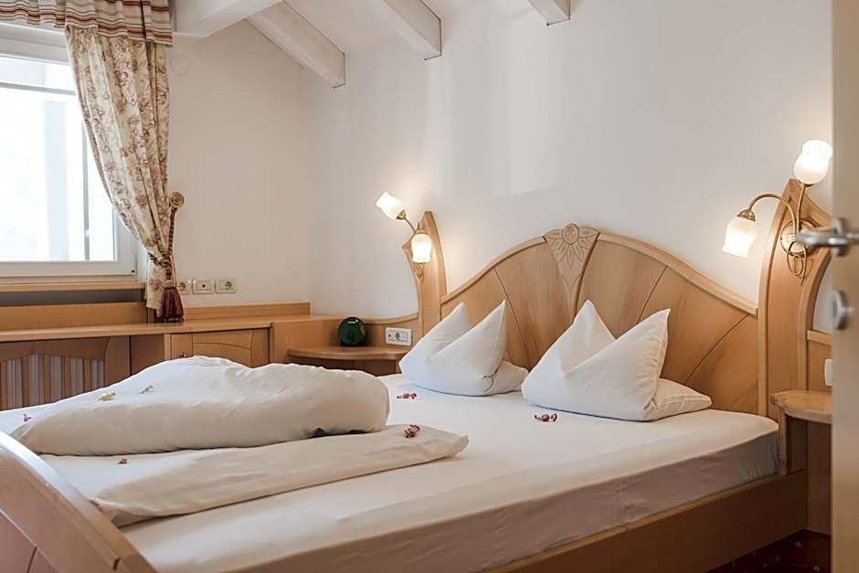 Heidi & Edith Family Aparthotel