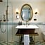 Small Luxury Hotel Ambassador a l'Opera