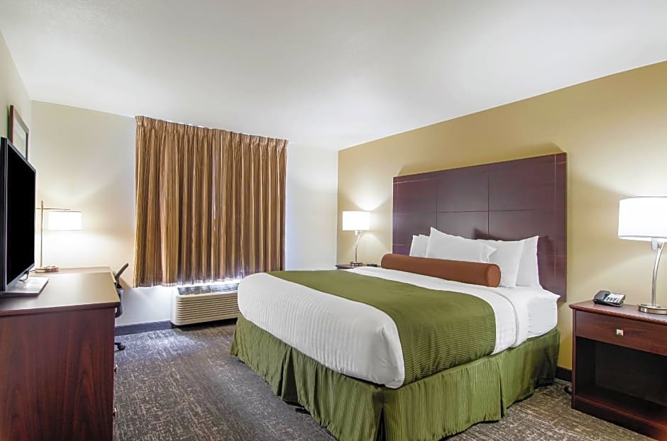 Photo 1 of 3 of 1 King Bed Guestroom