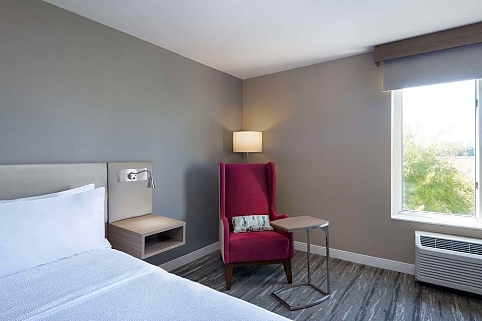 Hilton Garden Inn St. Charles