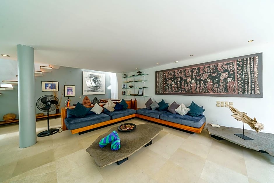 Villa Rio - Contemporary 2BR Villa in Downtown Seminyak