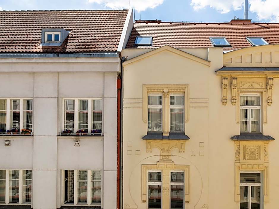 Numa Prague Root