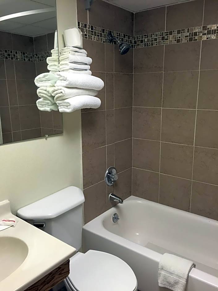 Super 8 by Wyndham Redfield