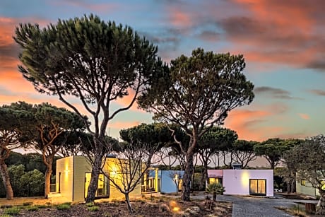 Cottage Two Bedrooms
(3 Adults + 2 Children)