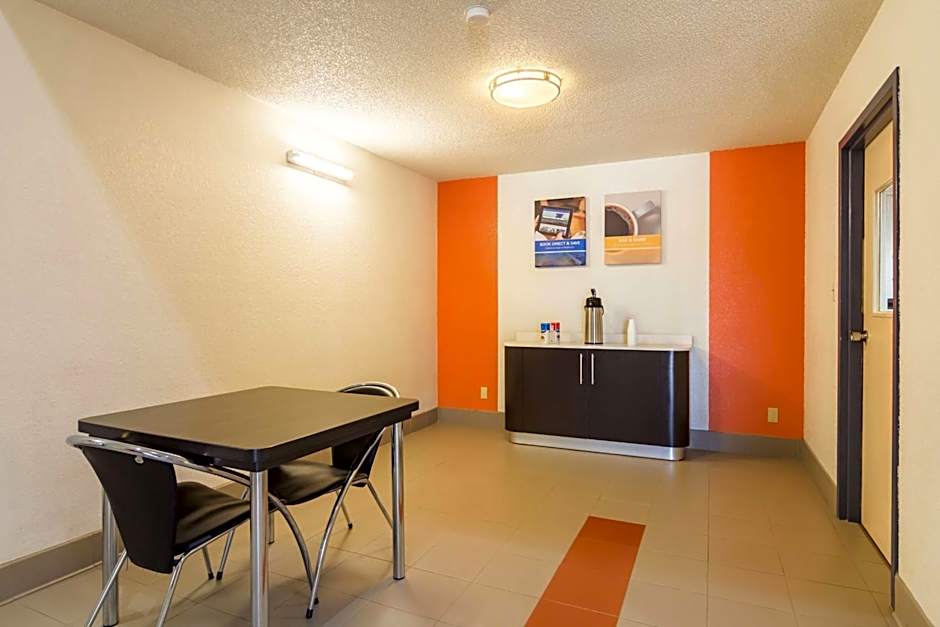 Motel 6-Arkadelphia, AR