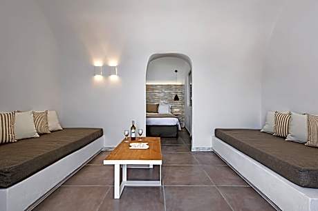 Deluxe Suite with Caldera View