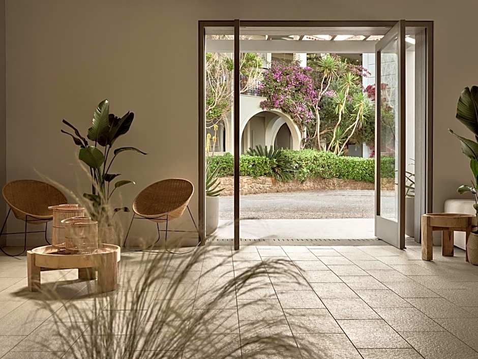 The Bay Hotel & Suites