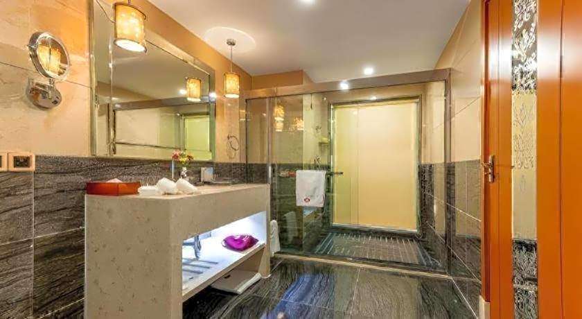 Yihe Grand Hotel
