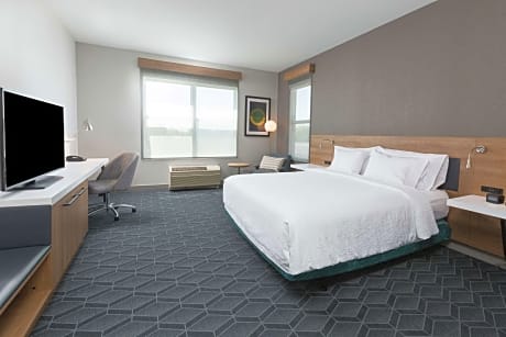 1 King Bed Hearing Accessible W/Bathtub