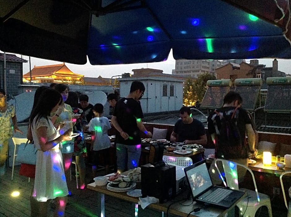 Xi'An Busy Hotel Bell Tower City Wall