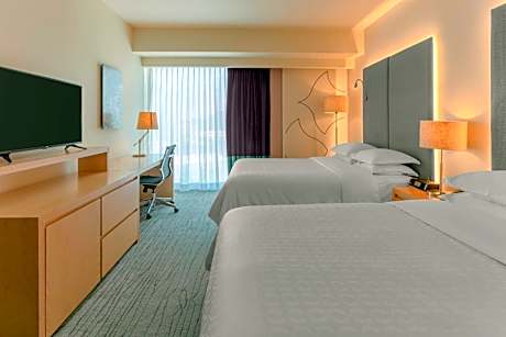 Queen Room with Two Queen Beds and Mountain View