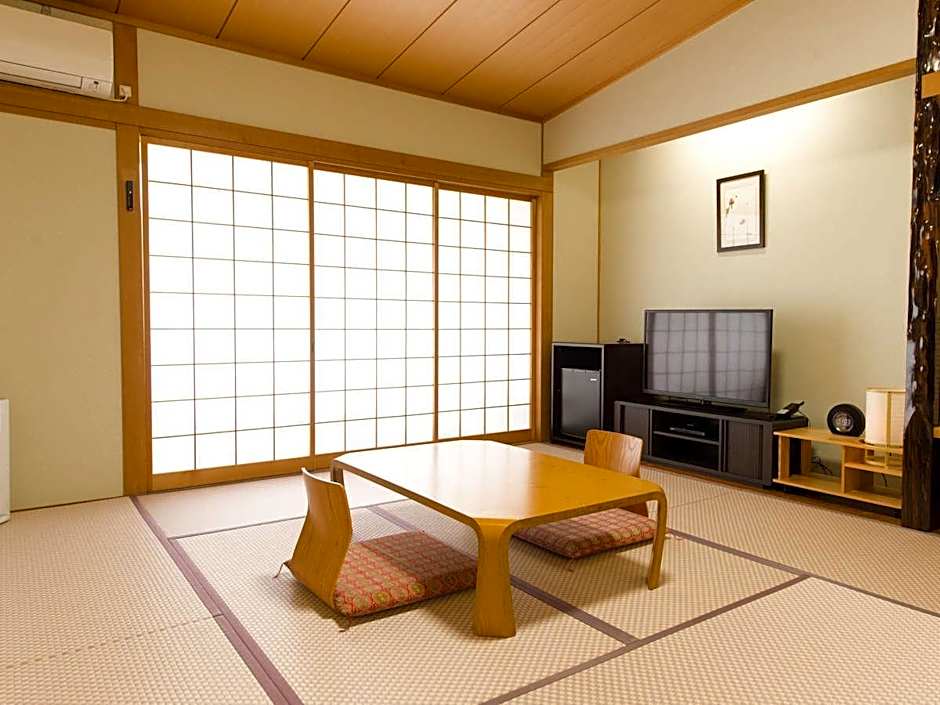 Photo 1 of 4 of Japanese Style with Shared Bathroom