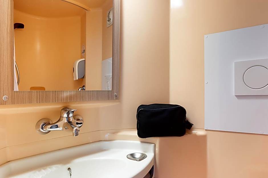 Premiere Classe La Ville Du Bois