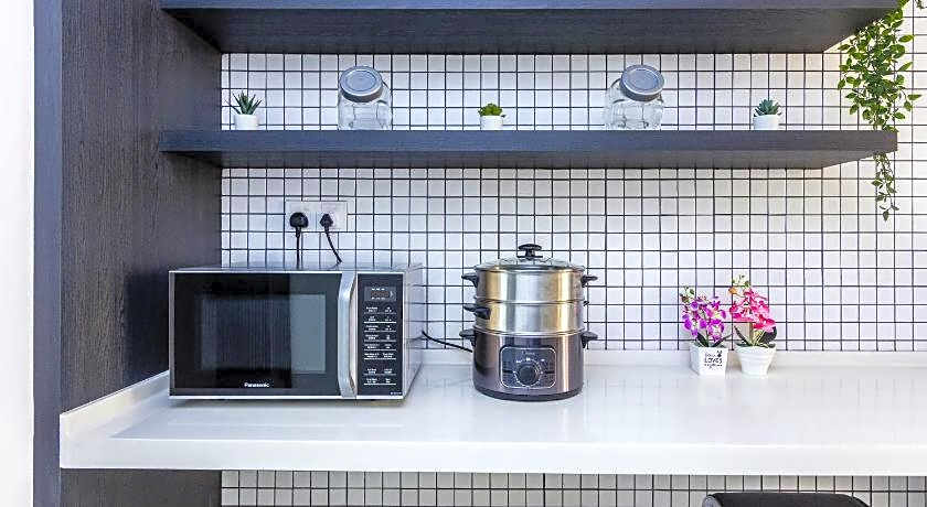 Z Hotel Ara Damansara, LRT, Mall, Airport