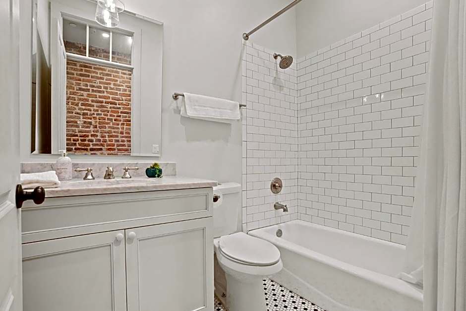 Charming Cbd 4br On Gravier Near Jazz & Dining