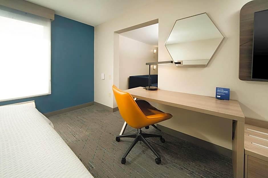 Holiday Inn Express Hotel & Suites St Charles By IHG