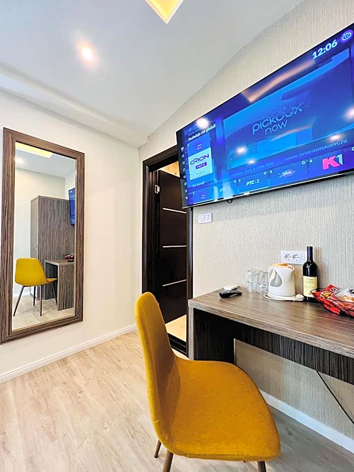 Side One Design Hotel Garni