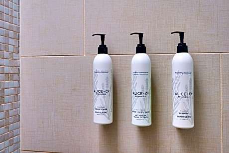 Suite, 1 King Bed (Mobility Accessible, Roll-In Shower) (1 King Bed)