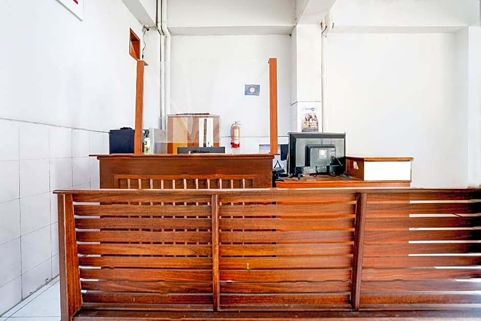 OYO Flagship 90890 Bratang Gede Residence