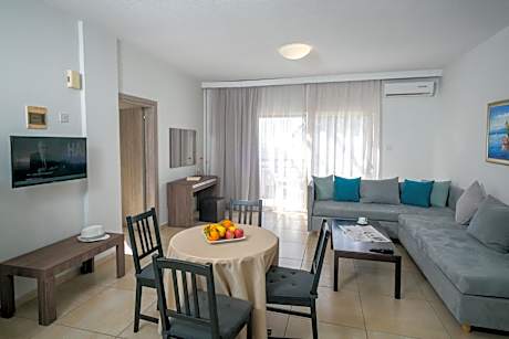 Superior One-Bedroom Apartment