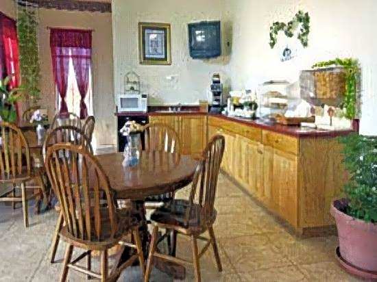 Clairmont Inn