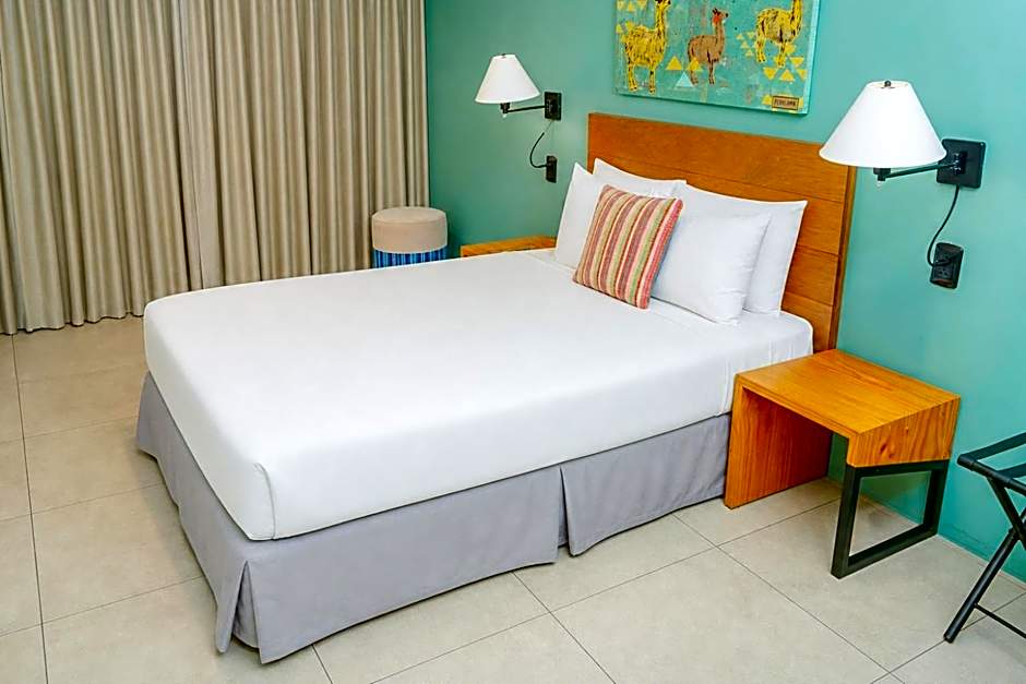 NAIA Hotel Miraflores